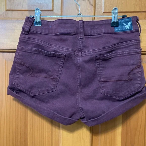 American Eagle Outfitters Women's Burgundy Jean Shorts super stretchy! Size 4 no - Picture 2 of 5